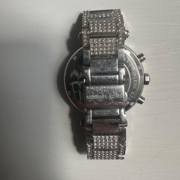 Michael Kors Women's Watch (LIMITED Edition!) - Picture 2 of 3